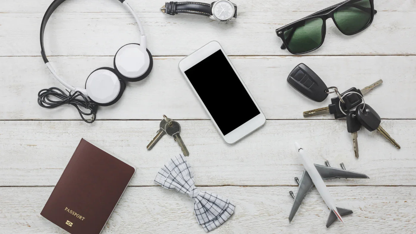 Top 10 des accessoires à avoir dans son sac cabine en 2025