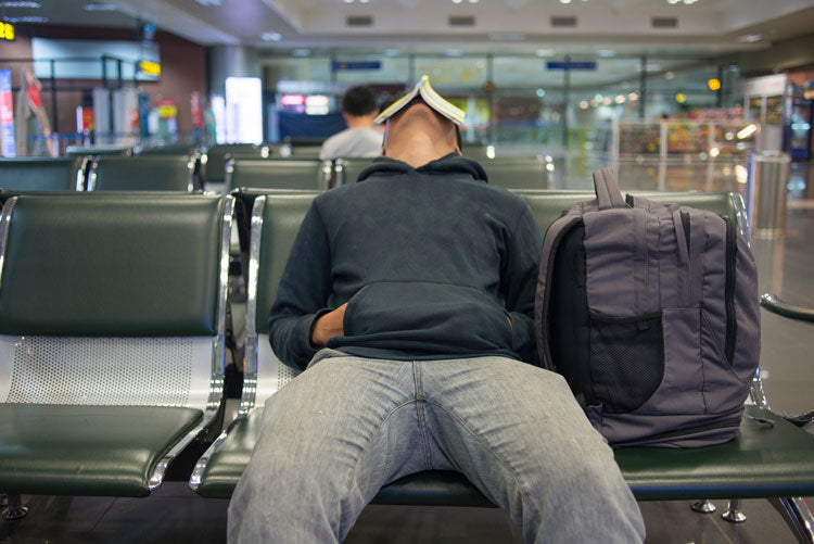 Quelques astuces pour réussir à dormir à l'aéroport Image