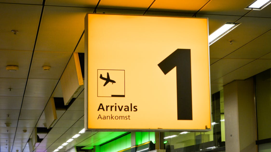 Est-ce qu'une sacoche est considérée comme un bagage à main à l'aéroport  Image