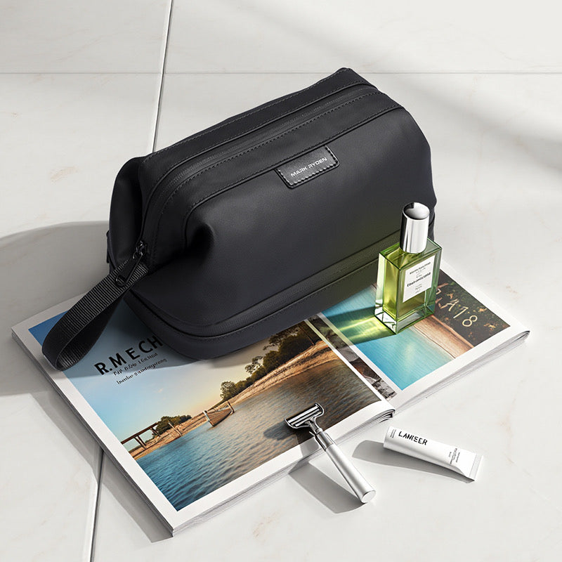 Trousse de toilette noire