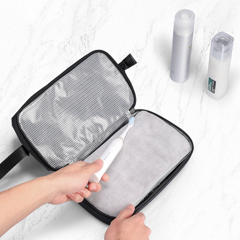 Trousse de toilette noire